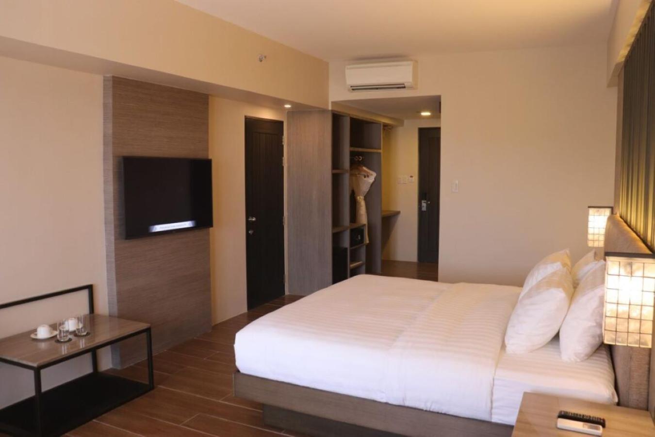 The Aurora Subic Hotel Managed By Hii Olongapo Eksteriør billede