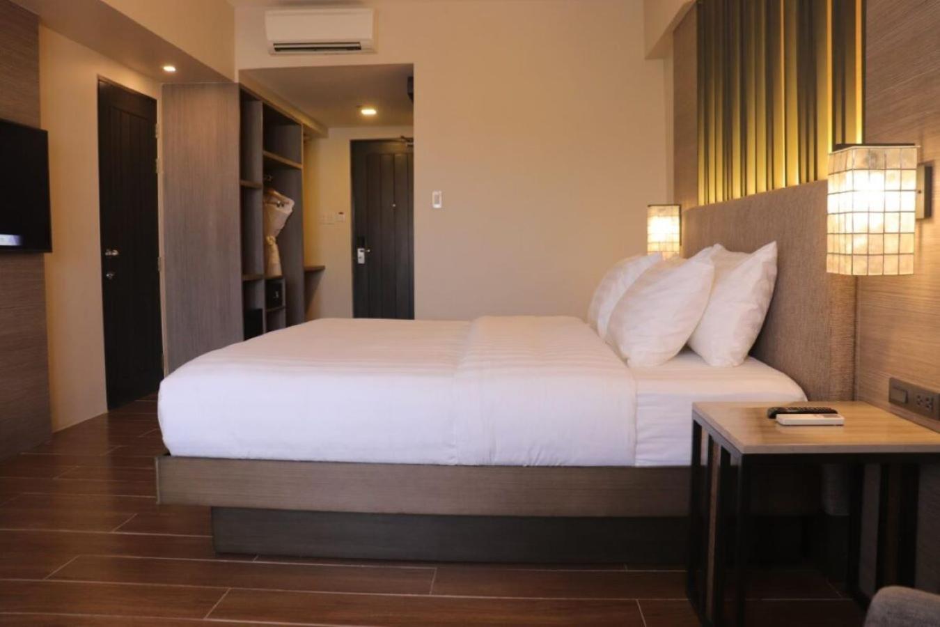 The Aurora Subic Hotel Managed By Hii Olongapo Eksteriør billede