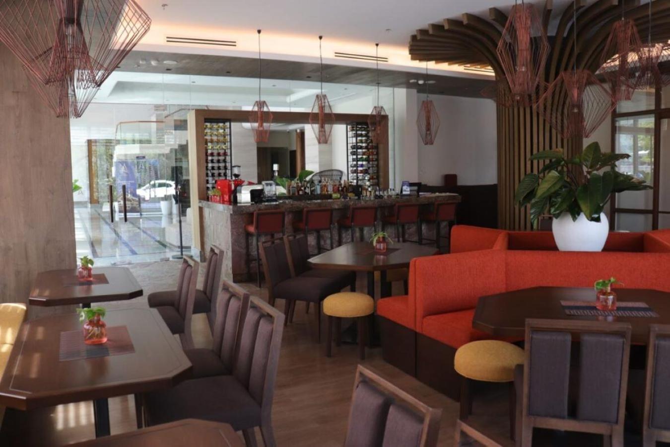 The Aurora Subic Hotel Managed By Hii Olongapo Eksteriør billede